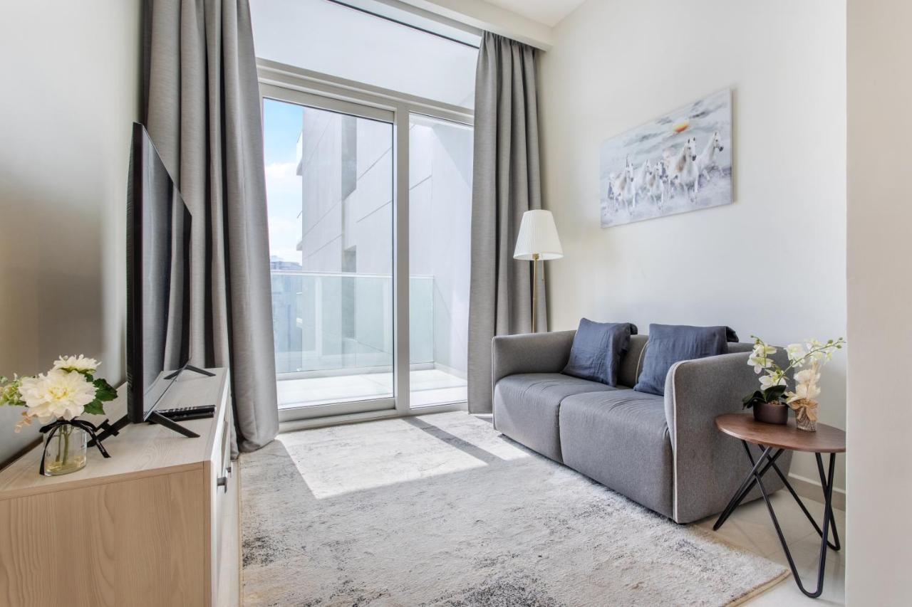 Reva Residences - One Bedroom Apartment By The S Holiday Homes Дубай Екстериор снимка
