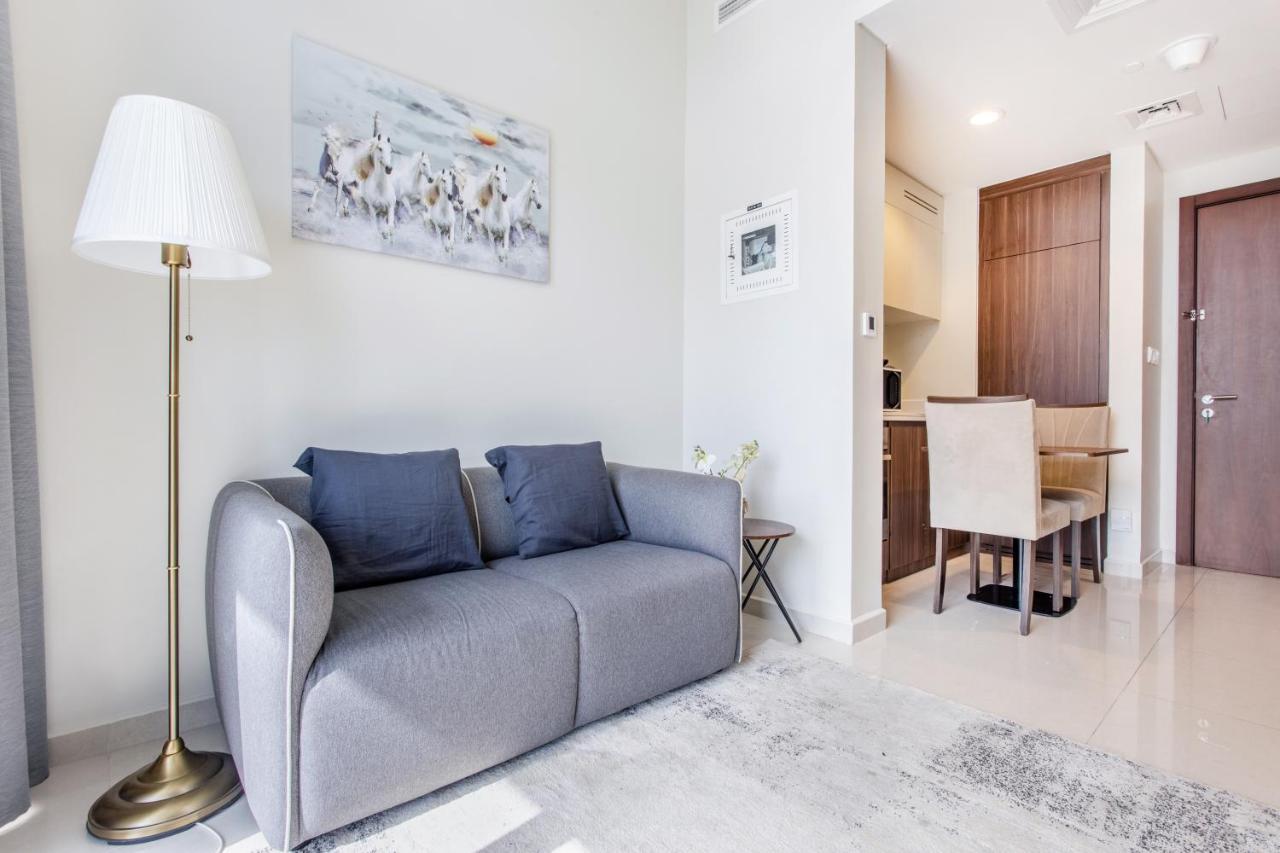Reva Residences - One Bedroom Apartment By The S Holiday Homes Дубай Екстериор снимка