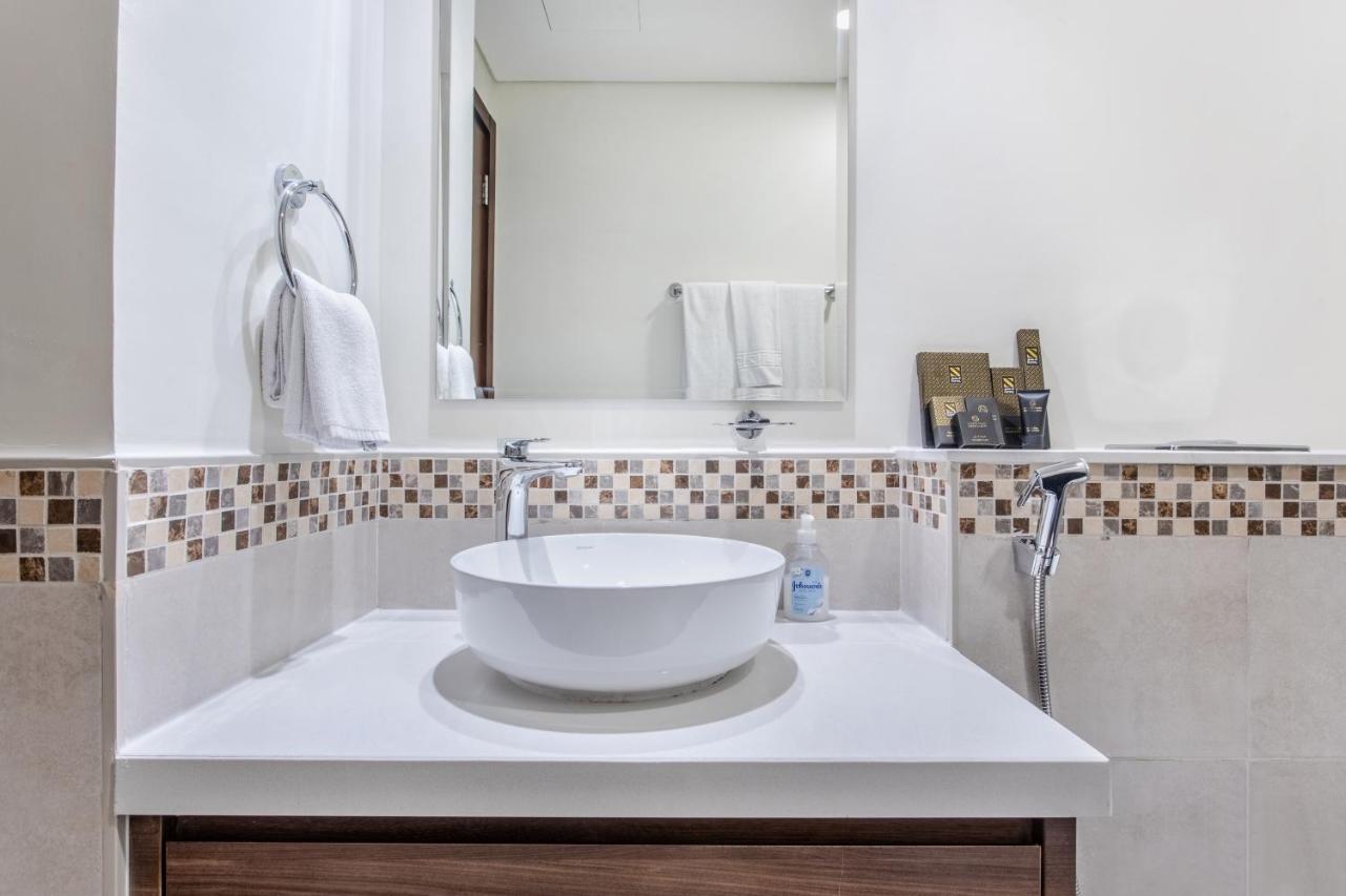 Reva Residences - One Bedroom Apartment By The S Holiday Homes Дубай Екстериор снимка